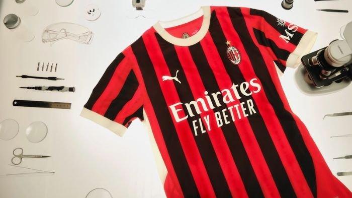 LIGA ITALIA - Jersey kandang baru AC Milan musim 2024/2025.